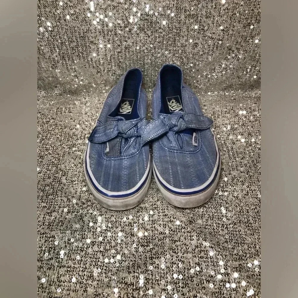 Vans size 2 kids slip on shoes with a bow - Picture 13 of 13
